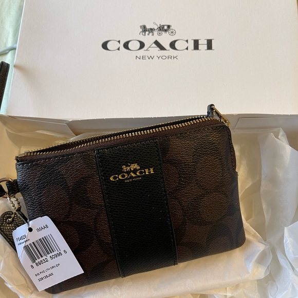 Coach Wrislet - Picture 3 of 3